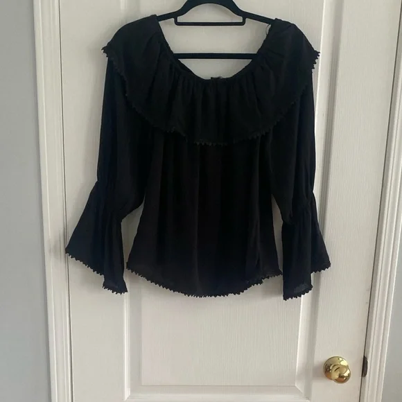 Forever 21 Off the Shoulder Ruffle Top - Picture 5 of 6